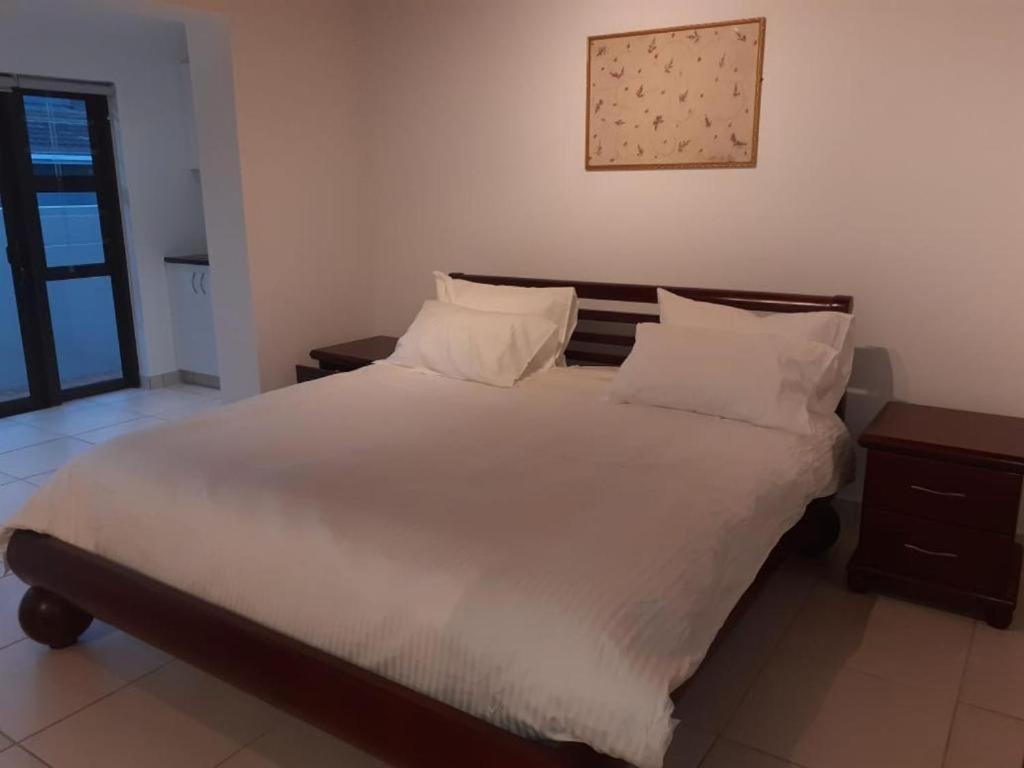 Mozy Guest House Рухенгери Экстерьер фото